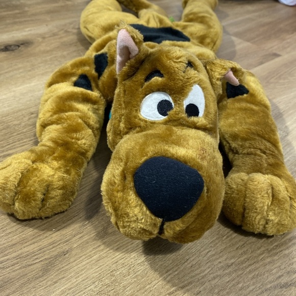 Scooby Doo Vintage Brown Plush Stuffed Animal lying flat - Picture 13 of 13